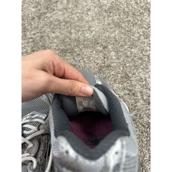 Brooks Women’s 9.5 Addiction 10th Edition Silver Gray Walking Running Shoes - Picture 9 of 9